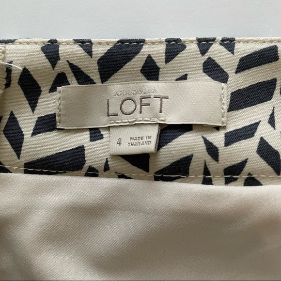 Ann Taylor Abstract Geo Pattern Gray and Cream Pencil Skirt Size 4 - Picture 2 of 8